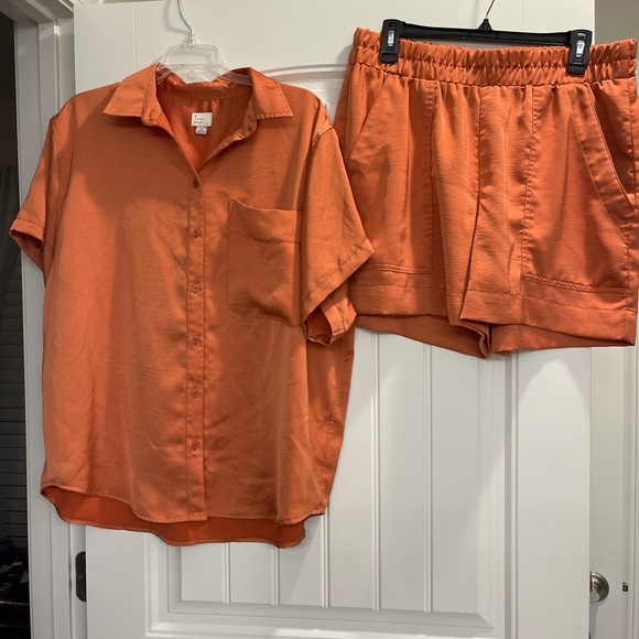 Two piece satin short set coral large lounge set leisure set - Picture 2 of 11